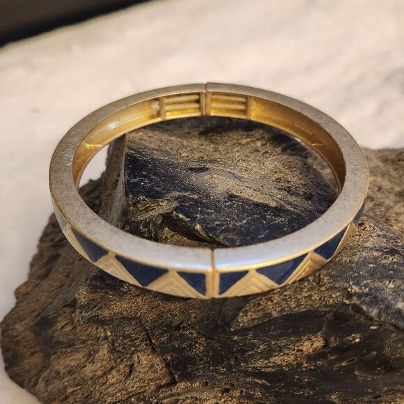 NWOTโLia Sophia "On Point" Navy and gold bracelet - Picture 5 of 5